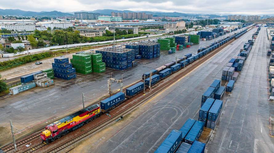 鐵路貨運(yùn)高峰鐵路運(yùn)輸高峰期